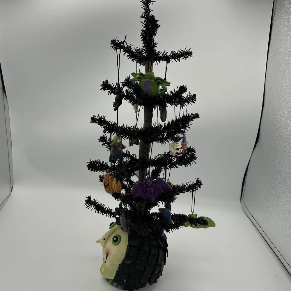 Halloween Black Tree / Witch  16